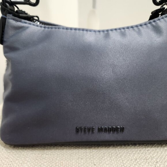 Fall Sale!! Rain drop Steve Madden bag - Picture 6 of 9